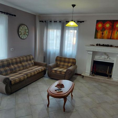 Manka' S Place Appartement Tirana Buitenkant foto