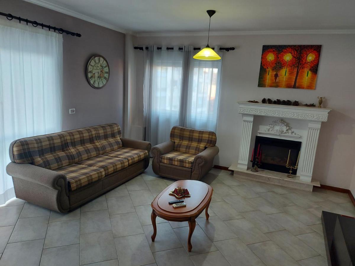 Manka' S Place Appartement Tirana Buitenkant foto